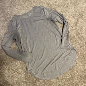 GAP Women's Gray Long Sleeve Workout Tee